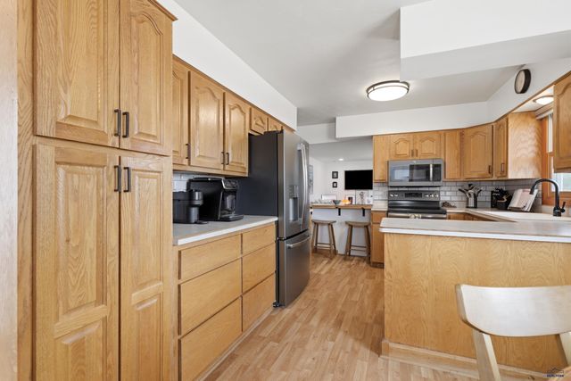 2627 LAWNDALE DR, Rapid City, SD 57702