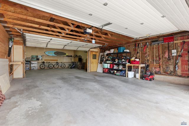2627 LAWNDALE DR, Rapid City, SD 57702