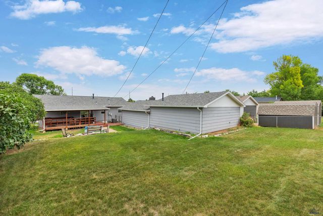 2627 LAWNDALE DR, Rapid City, SD 57702