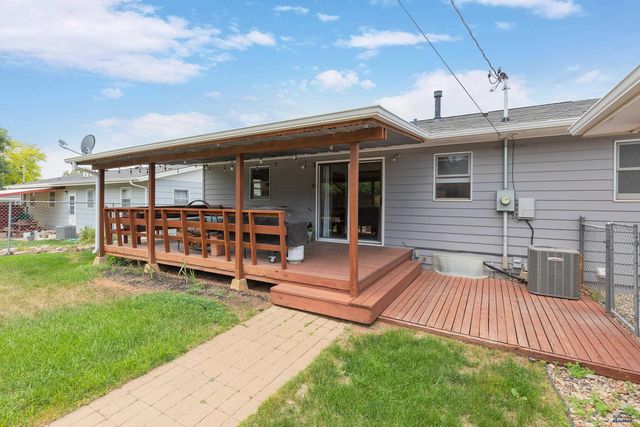 2627 LAWNDALE DR, Rapid City, SD 57702