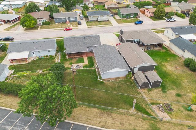 2627 LAWNDALE DR, Rapid City, SD 57702