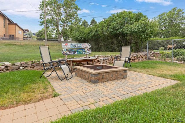 2627 LAWNDALE DR, Rapid City, SD 57702