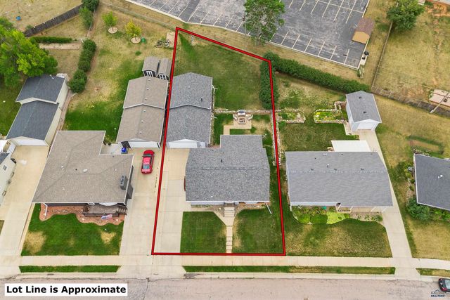 2627 LAWNDALE DR, Rapid City, SD 57702