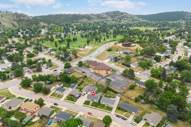 2627 LAWNDALE DR, Rapid City, SD 57702