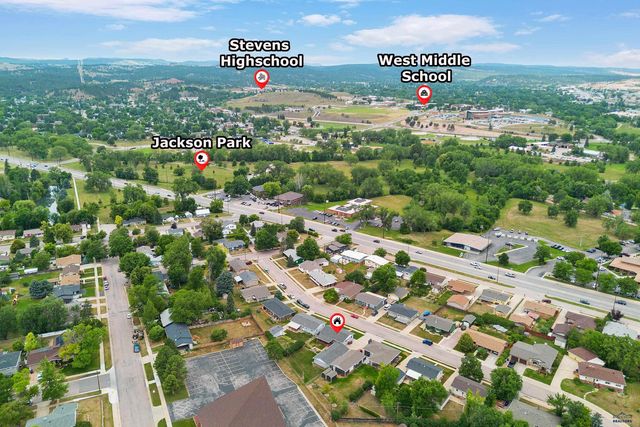 2627 LAWNDALE DR, Rapid City, SD 57702