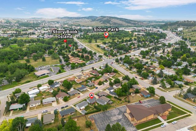 2627 LAWNDALE DR, Rapid City, SD 57702