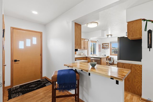 2627 LAWNDALE DR, Rapid City, SD 57702
