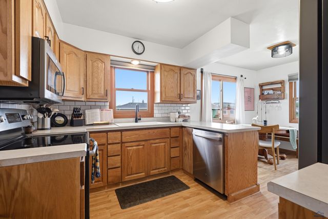 2627 LAWNDALE DR, Rapid City, SD 57702