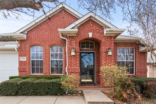 7710 Fox Chase Drive, Arlington, TX 76001