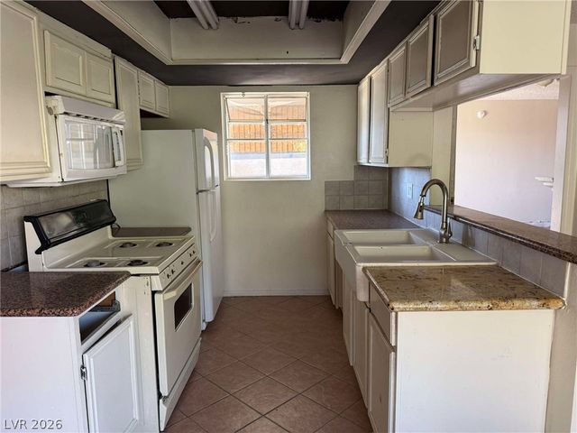 213 North Lamb Boulevard D, Las Vegas, NV 89110