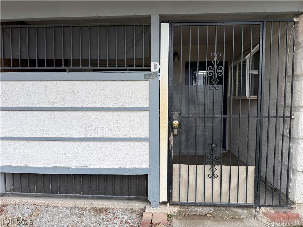 213 North Lamb Boulevard D, Las Vegas, NV 89110 — photo 2