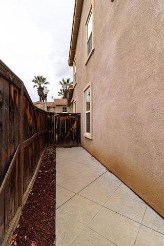 7283 Isabella Villa Court, Highland, CA 92346