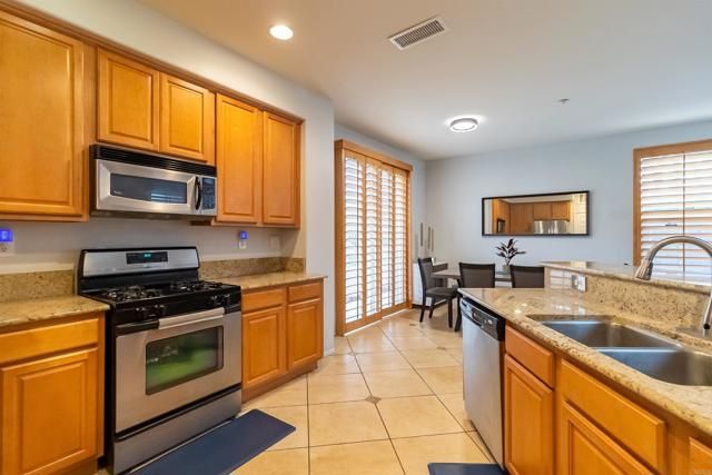 7283 Isabella Villa Court, Highland, CA 92346