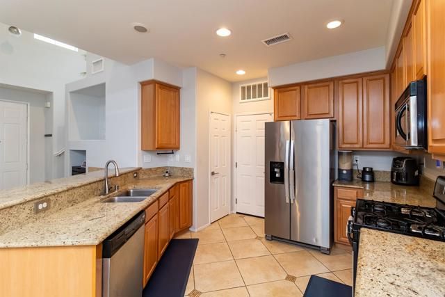 7283 Isabella Villa Court, Highland, CA 92346