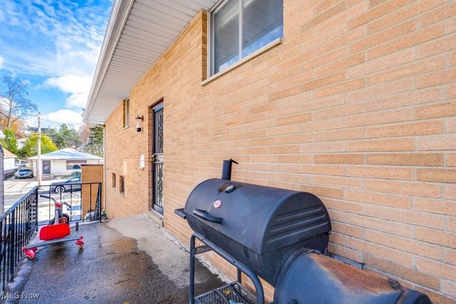 4864 E 94th Street, Garfield Heights, OH 44125