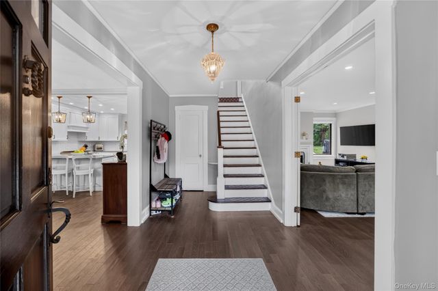 26 Brookside Circle, Bronxville, NY 10708