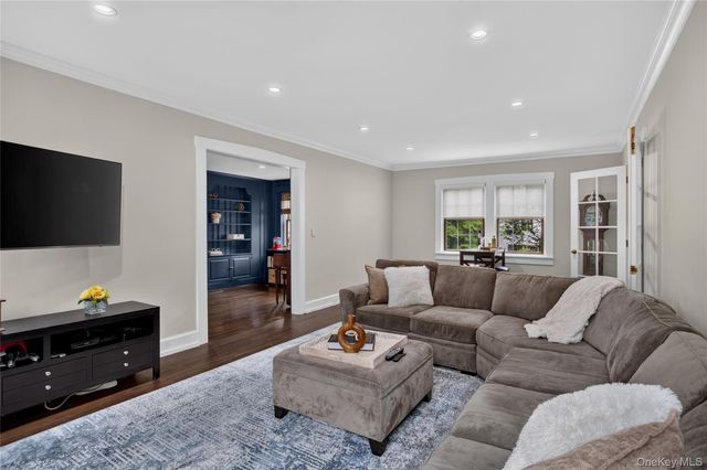 26 Brookside Circle, Bronxville, NY 10708