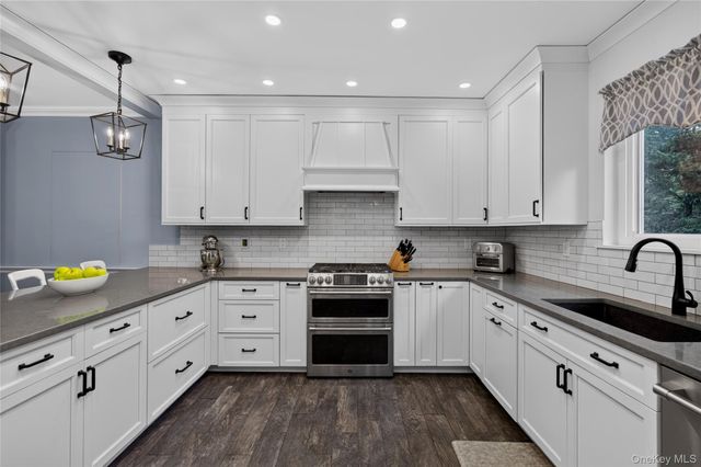 26 Brookside Circle, Bronxville, NY 10708