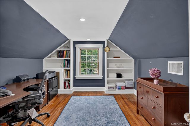 26 Brookside Circle, Bronxville, NY 10708