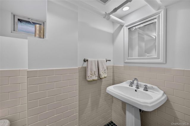 26 Brookside Circle, Bronxville, NY 10708