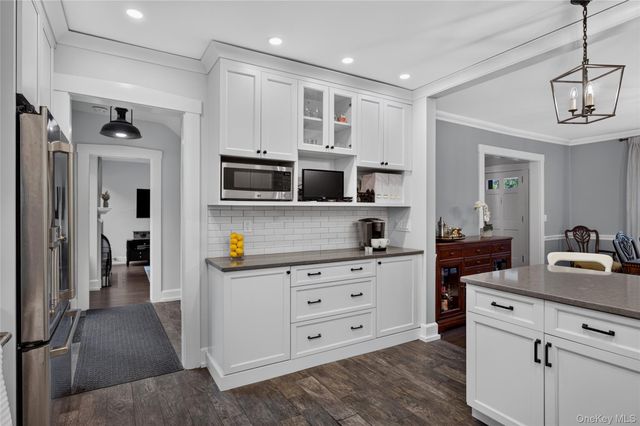 26 Brookside Circle, Bronxville, NY 10708