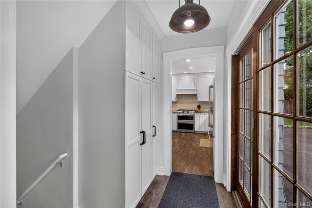 26 Brookside Circle, Bronxville, NY 10708