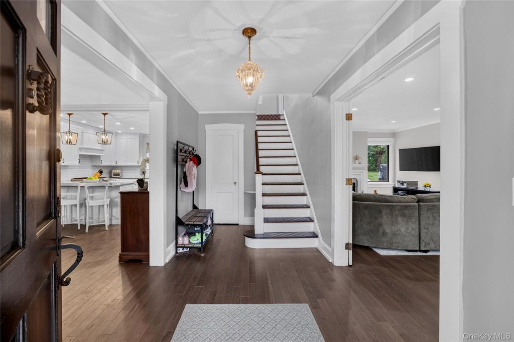 26 Brookside Circle, Bronxville, NY 10708 — photo 2