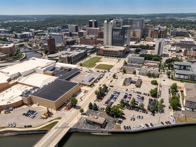 307 E Center Street, Rochester, MN 55904