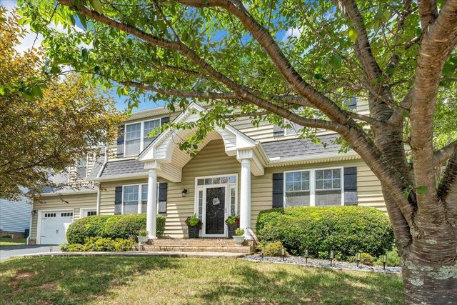 5177 Arrowhead TRL, Salem, VA 24153
