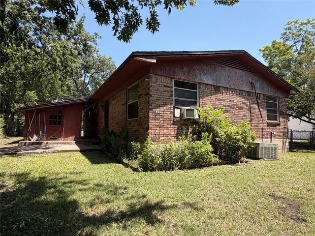 400 N Bean Street, Howe, TX 75459