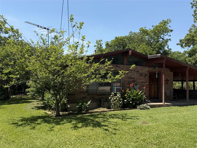 400 N Bean Street, Howe, TX 75459