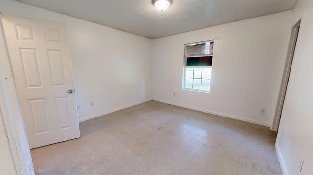 406 W Velmer St, Dequincy, LA 70633