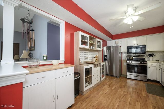 864 Kirkwall Drive, Akron, OH 44321