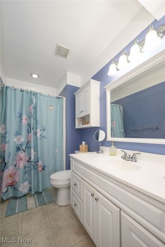 864 Kirkwall Drive, Akron, OH 44321