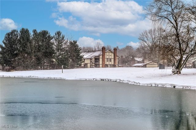 864 Kirkwall Drive, Akron, OH 44321