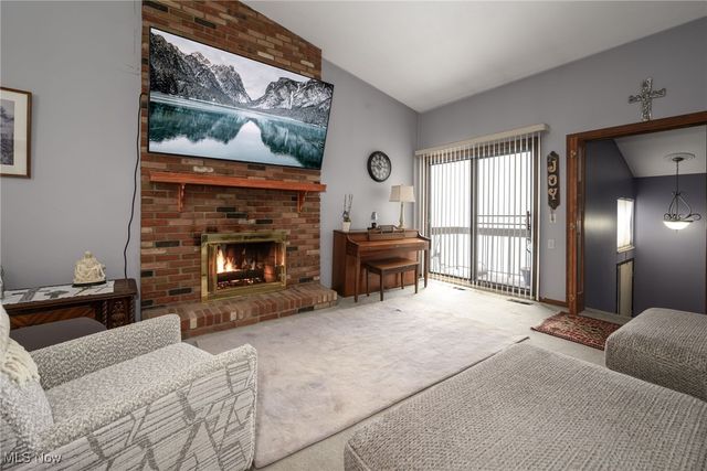 864 Kirkwall Drive, Akron, OH 44321