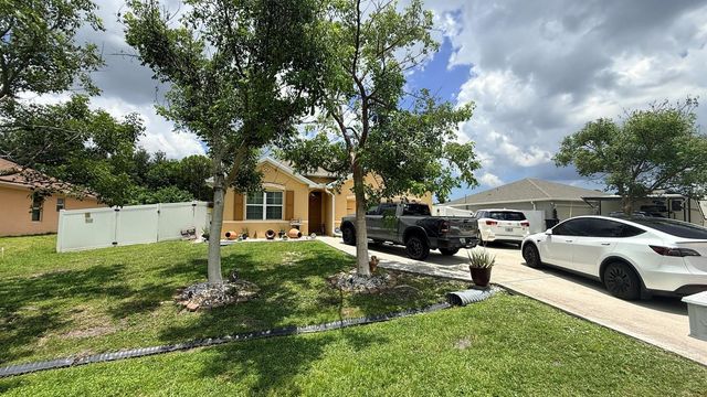 2369 SW Barber Lane, Port St. Lucie, FL 34984