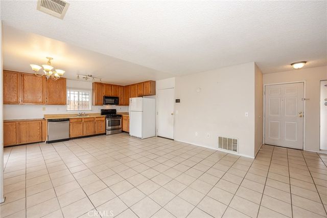 10415 Buckboard Circle, Adelanto, CA 92301