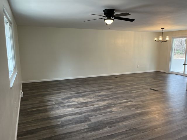 495 Pierson Run Rd, Plum Boro, PA 15239