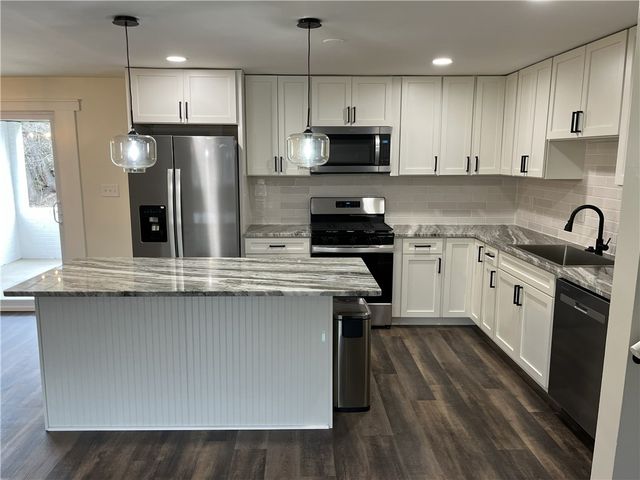 495 Pierson Run Rd, Plum Boro, PA 15239