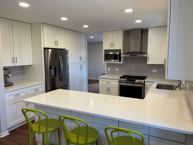 23362 N Apple Hill Lane, Lincolnshire, IL 60069