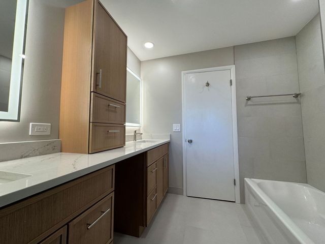 23362 N Apple Hill Lane, Lincolnshire, IL 60069