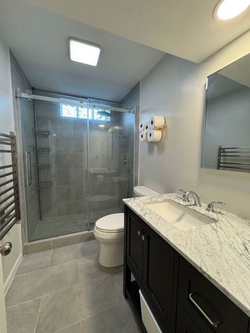 23362 N Apple Hill Lane, Lincolnshire, IL 60069