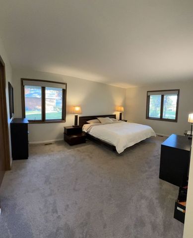 23362 N Apple Hill Lane, Lincolnshire, IL 60069