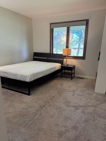 23362 N Apple Hill Lane, Lincolnshire, IL 60069