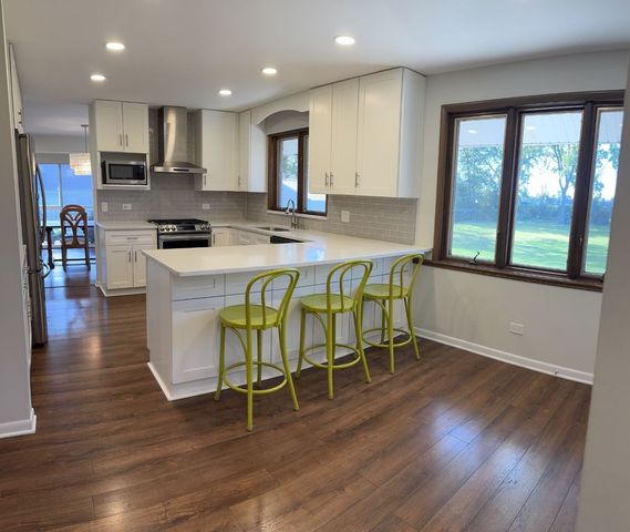 23362 N Apple Hill Lane, Lincolnshire, IL 60069