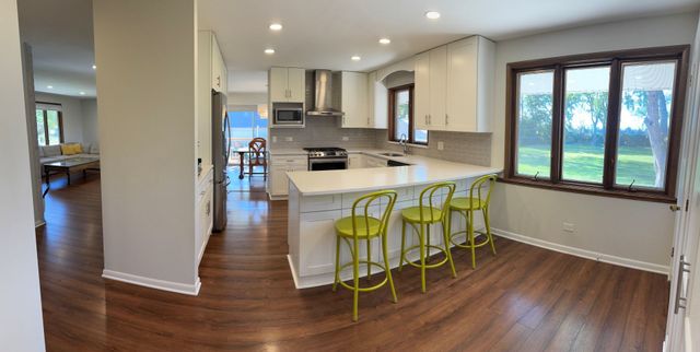 23362 N Apple Hill Lane, Lincolnshire, IL 60069