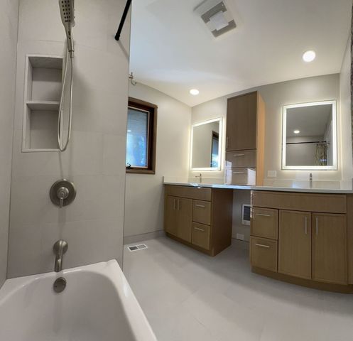 23362 N Apple Hill Lane, Lincolnshire, IL 60069