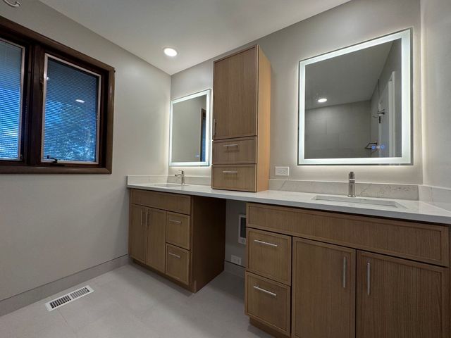 23362 N Apple Hill Lane, Lincolnshire, IL 60069