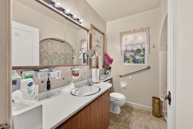 6628 6th St, Rio Linda, CA 95673